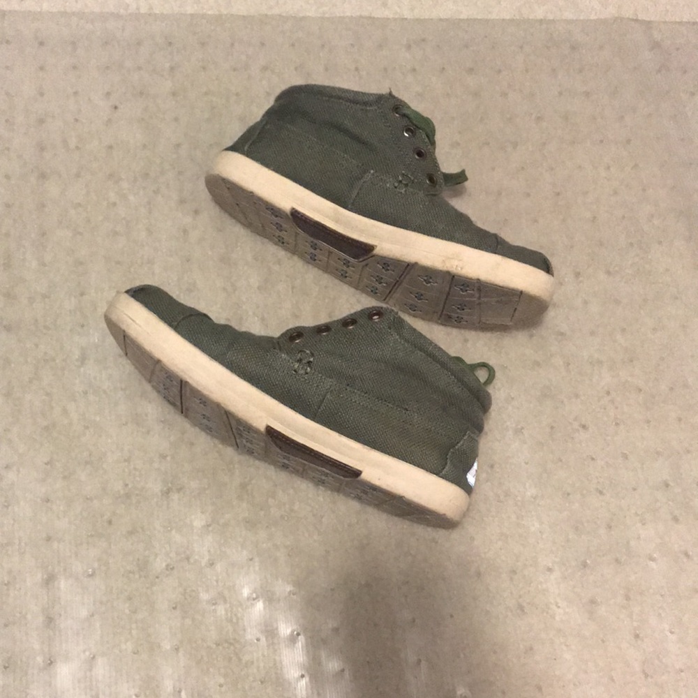 COPY - Toms - Picture 2 of 3